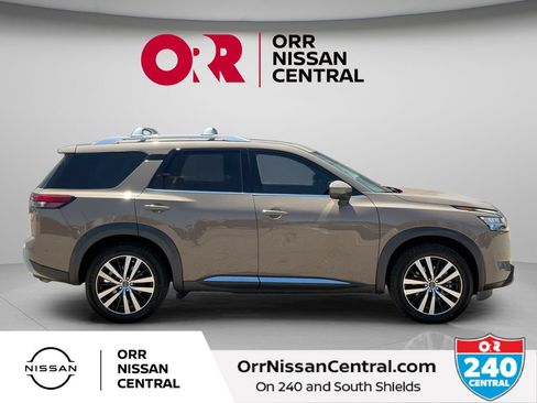 Used 2023 Nissan Pathfinder Platinum w/ Lighting Package (N92) AWD/4WD image 4