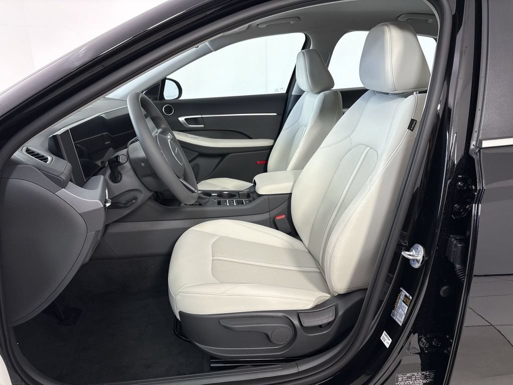 New 2026 Hyundai Sonata SE FWD image 13