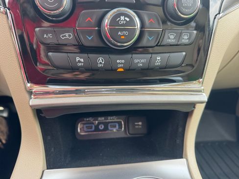 Used 2021 Jeep Grand Cherokee Limited w/ Premium Lighting Group AWD/4WD image 22