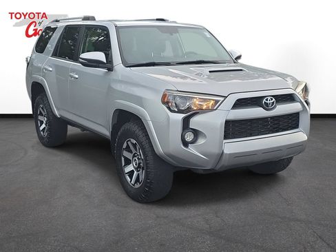 Used 2018 Toyota 4Runner TRD Off-Road Premium AWD/4WD image 3