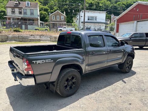 Used 2013 Toyota Tacoma 4x4 Double Cab w/ TRD Off-Road Pkg image 3