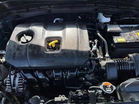 Used 2025 Kia Soul LX w/ LX Technology Package FWD image 32
