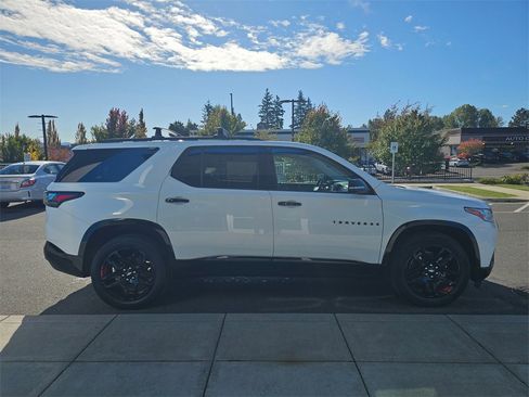 Used 2020 Chevrolet Traverse Premier w/ Redline Edition image 8