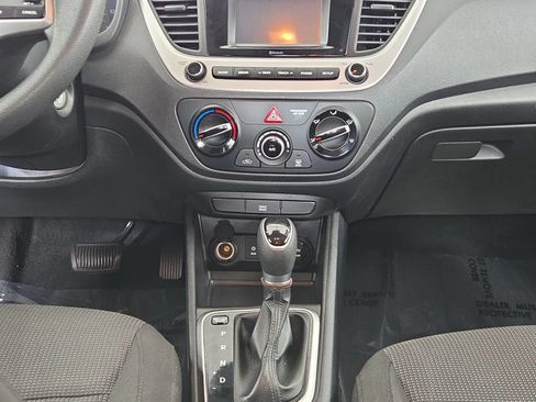 Used 2019 Hyundai Accent SE FWD image 18