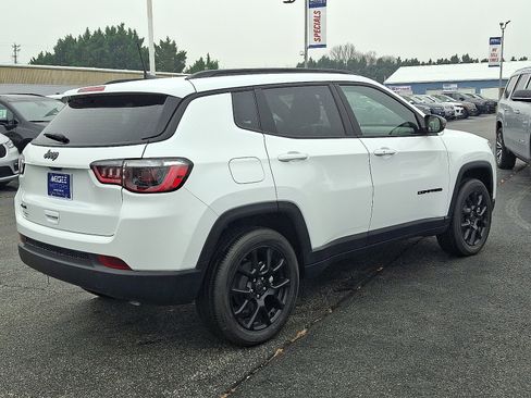 New 2026 Jeep Compass Latitude image 6