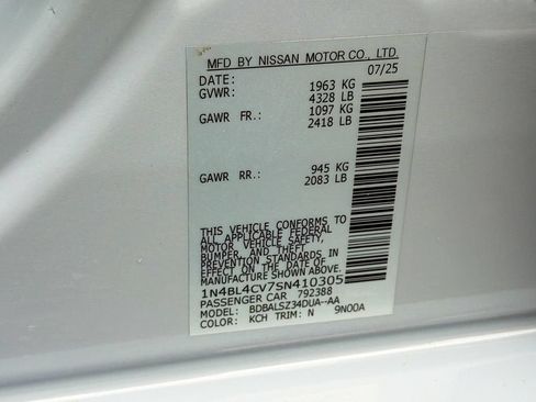 Used 2025 Nissan Altima 2.5 SR FWD image 29