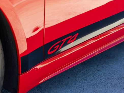 Certified 2023 Porsche 718 Cayman GT4 RWD image 19