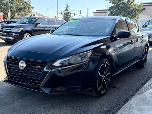 Used 2023 Nissan Altima 2.5 SR image 9