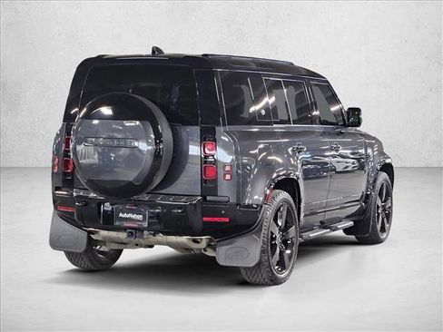 Used 2024 Land Rover Defender 110 X-Dynamic SE image 5