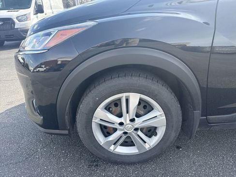 Used 2023 Nissan Kicks S image 19