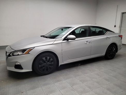 Used 2019 Nissan Altima 2.5 S image 2