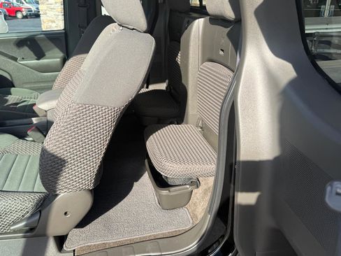 Used 2016 Nissan Frontier SV w/ SV Value Truck Package image 11