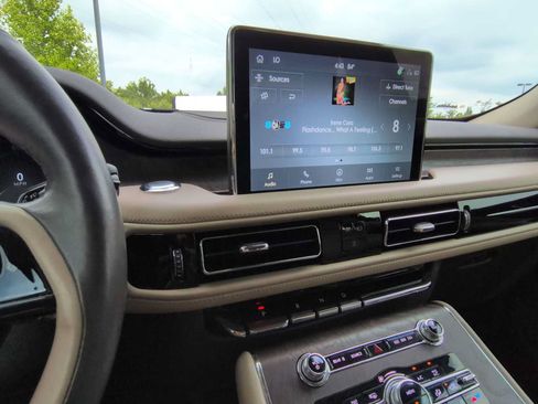Used 2023 Lincoln Aviator Reserve w/ Equipment Group 201A AWD/4WD image 30