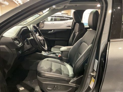 New 2026 Ford Escape SE w/ Class II Trailer Tow Package image 8