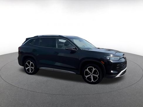 Used 2026 Volkswagen Tiguan SE AWD/4WD image 2