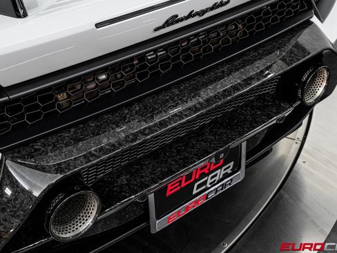 Used 2018 Lamborghini Huracan Performante image 24