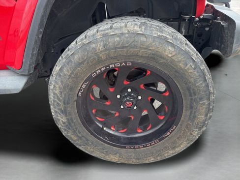 Used 2019 Jeep Wrangler Unlimited Sahara image 42