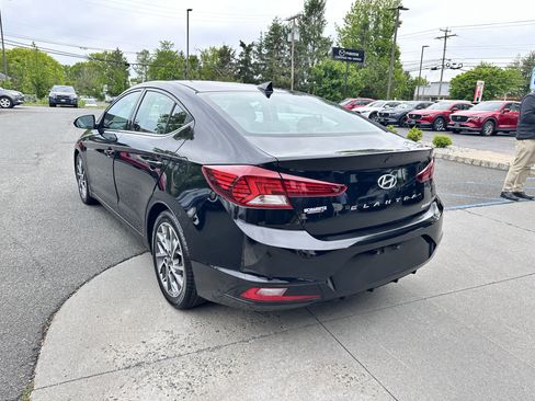 Used 2019 Hyundai Elantra Limited w/ Cargo Package FWD image 5