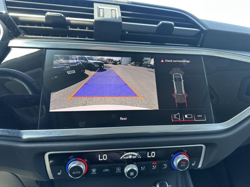 Used 2023 Audi Q3 2.0T Premium image 29