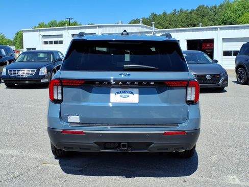 Used 2026 Ford Explorer Active RWD image 25
