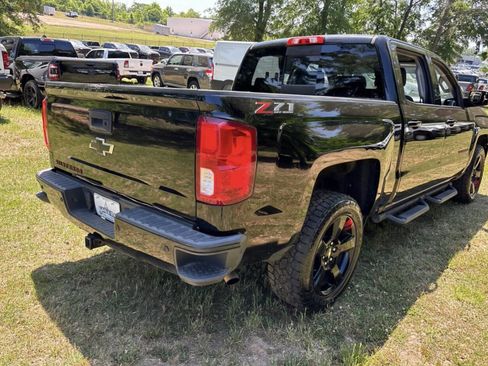 Used 2018 Chevrolet Silverado 1500 LTZ Z71 w/ Redline Edition AWD/4WD image 8