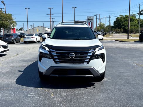 Used 2024 Nissan Rogue SL w/ SL Premium Package AWD/4WD image 2