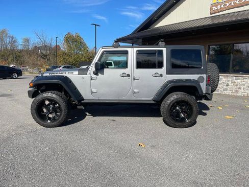 Used 2016 Jeep Wrangler Unlimited Sport image 3