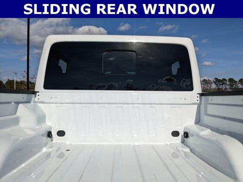 New 2026 Jeep Gladiator Mojave image 7