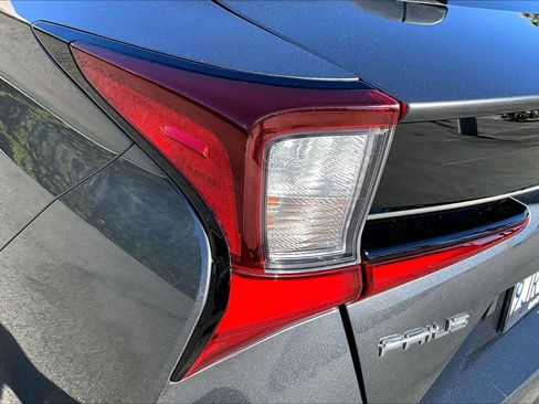 Used 2022 Toyota Prius LE image 27