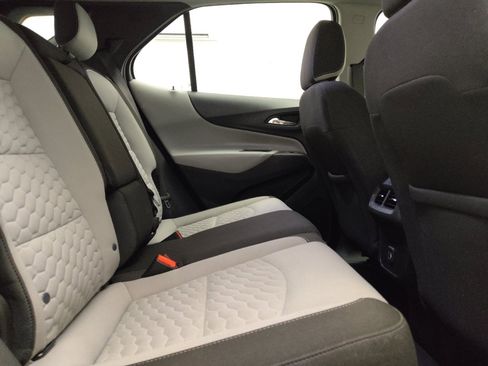 Used 2019 Chevrolet Equinox LS FWD image 19