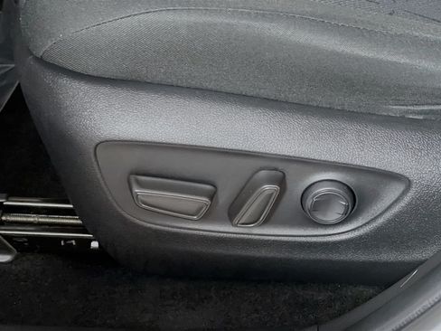Used 2022 Toyota RAV4 XLE FWD image 16