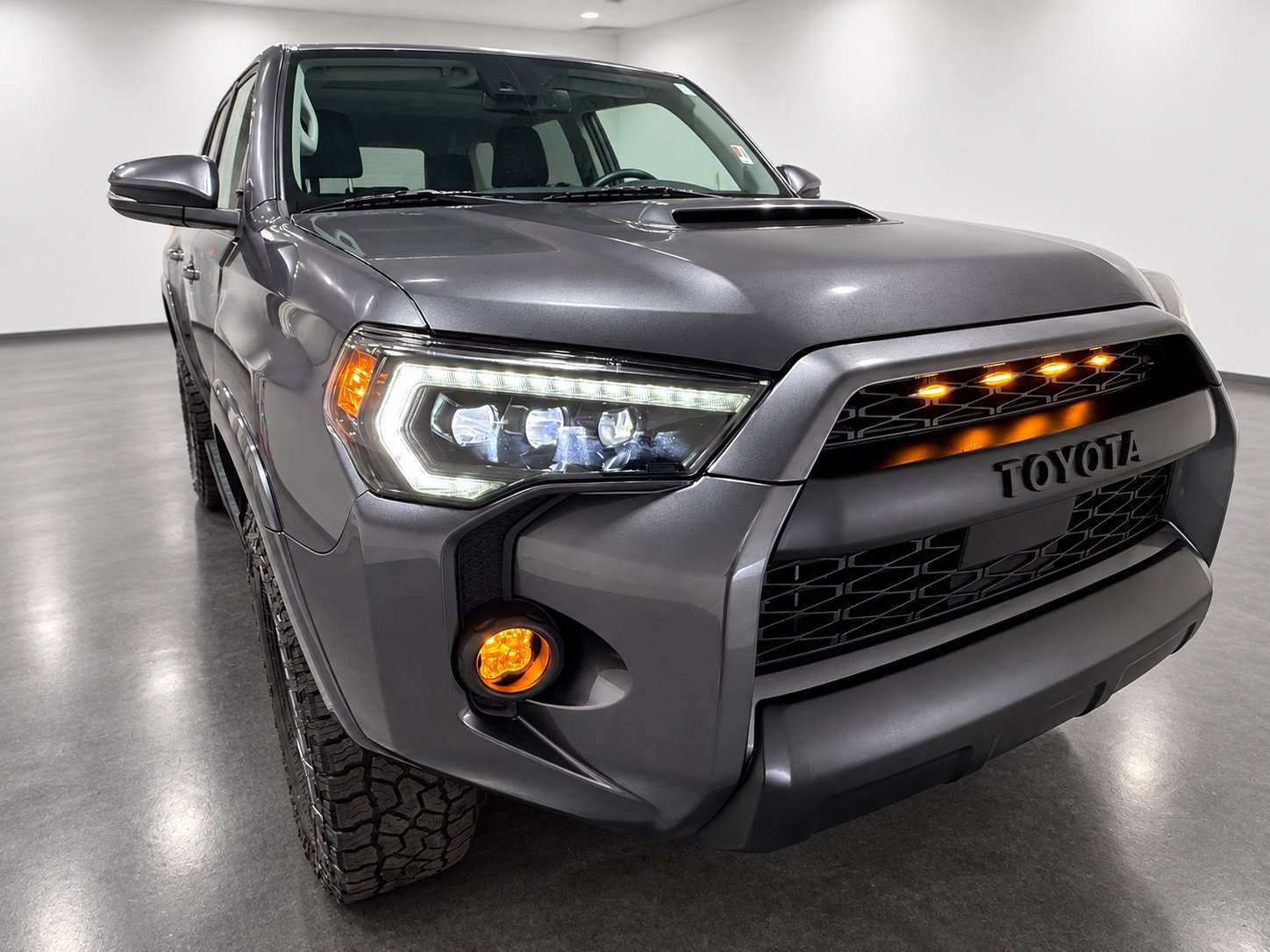 Used 2020 Toyota 4Runner TRD Off-Road Premium w/ Moonroof Package AWD/4WD image 9