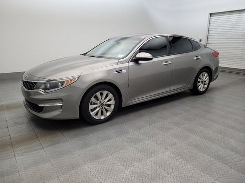 Used 2016 Kia Optima EX FWD image 2