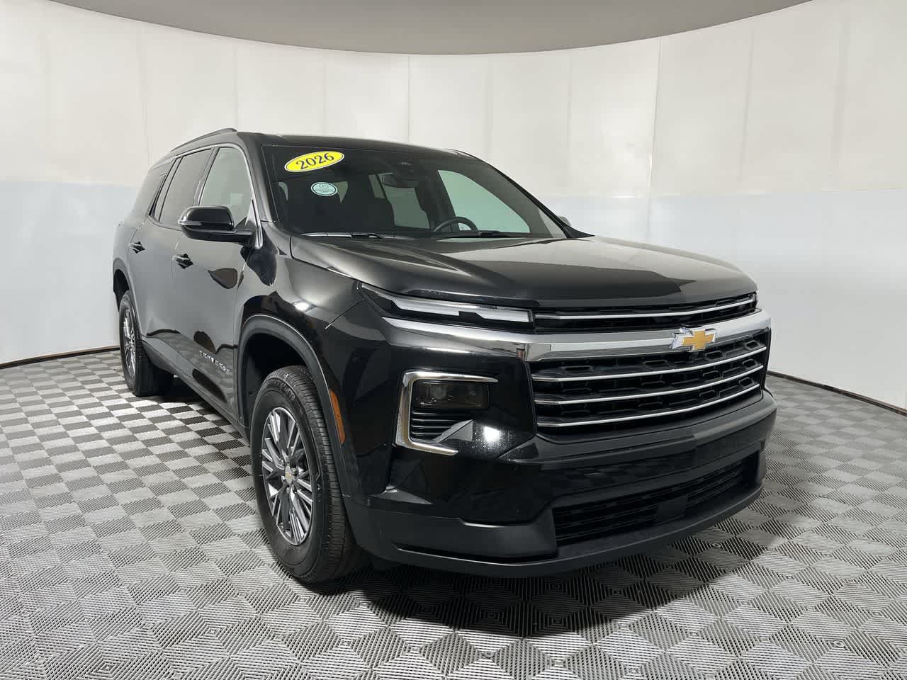 Used 2026 Chevrolet Traverse LT AWD/4WD image 2