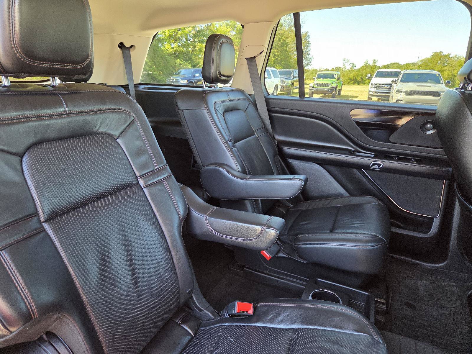 Used 2020 Lincoln Aviator Reserve w/ Elements Package Plus AWD/4WD image 36