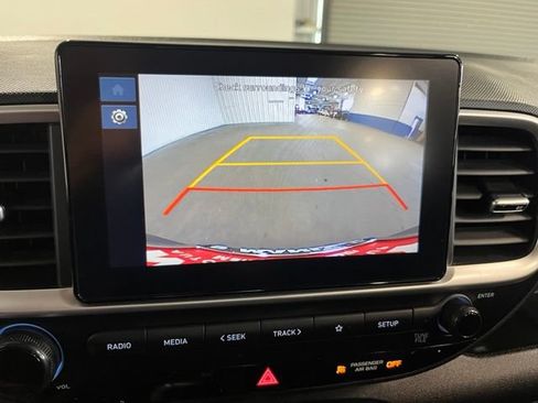 Used 2025 Hyundai Venue SEL FWD image 28