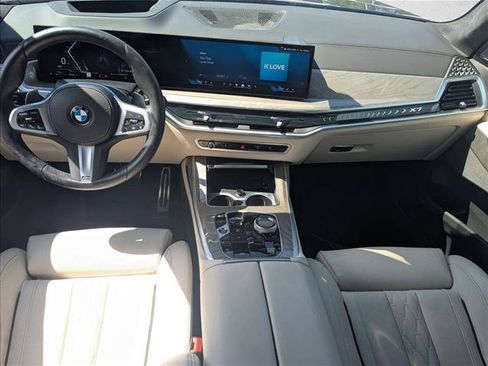 Certified 2025 BMW X7 xDrive40i w/ Executive Package AWD/4WD image 16
