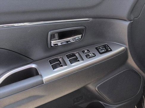 Used 2025 Mitsubishi Outlander Sport AWD image 11