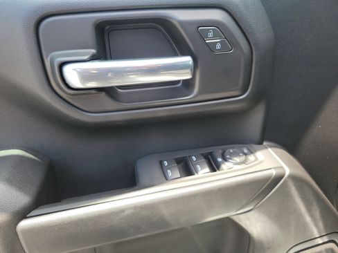 Used 2026 Chevrolet Silverado 1500 Custom RWD image 12