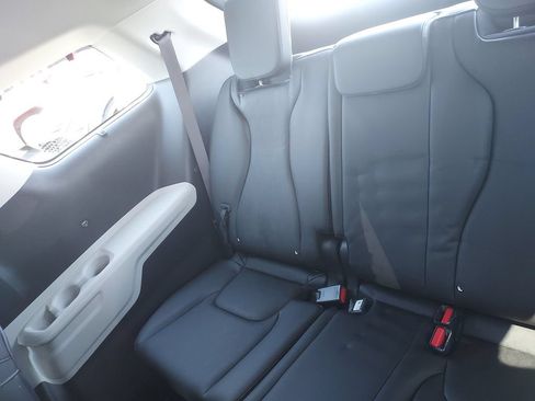 Used 2024 Kia Carnival SX FWD image 29