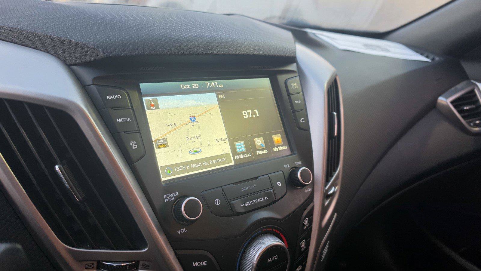 Used 2017 Hyundai Veloster Value Edition FWD image 18