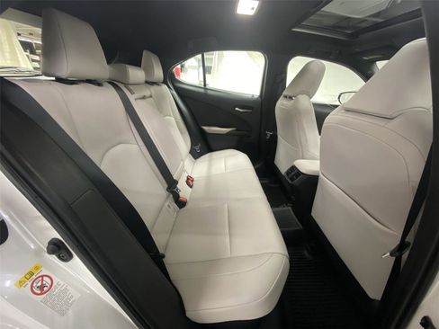 Used 2019 Lexus UX 250h w/ Premium Package AWD/4WD image 28