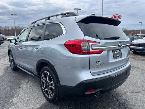 Used 2023 Subaru Ascent Limited image 3