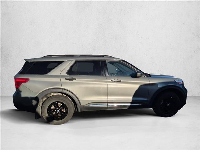 Used 2020 Ford Explorer XLT AWD/4WD image 4