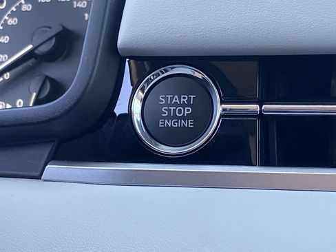 New 2026 Mitsubishi Outlander SE image 13