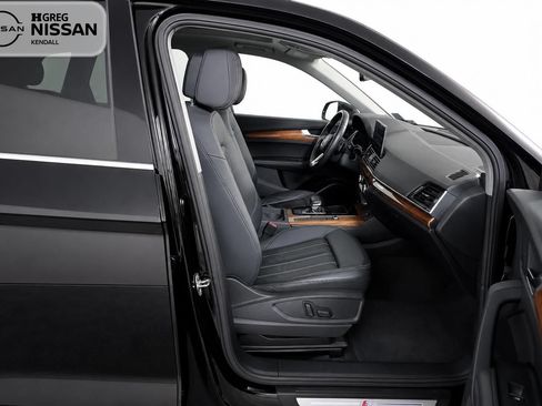 Used 2023 Audi Q5 2.0T Premium Plus w/ Premium Plus Package AWD/4WD image 10