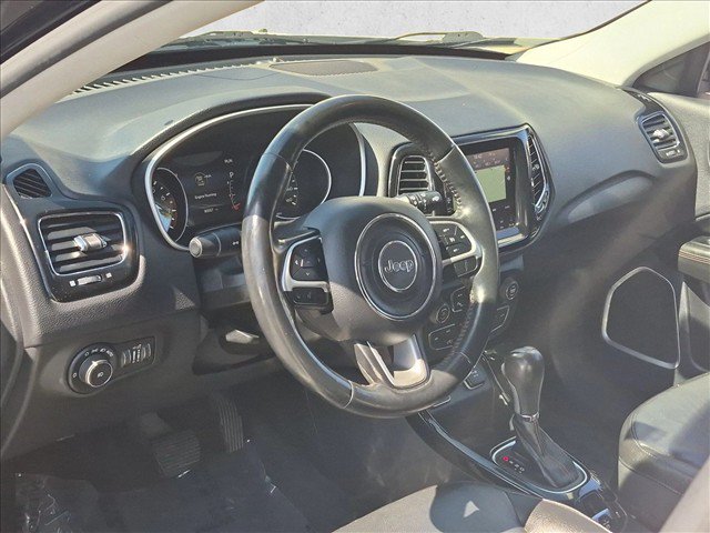 Used 2018 Jeep Compass Limited w/ Navigation Group FWD image 10