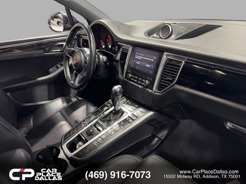 Used 2017 Porsche Macan image 19