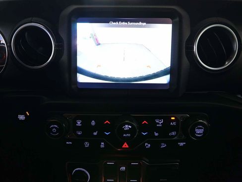 Used 2021 Jeep Wrangler Unlimited Sahara image 18