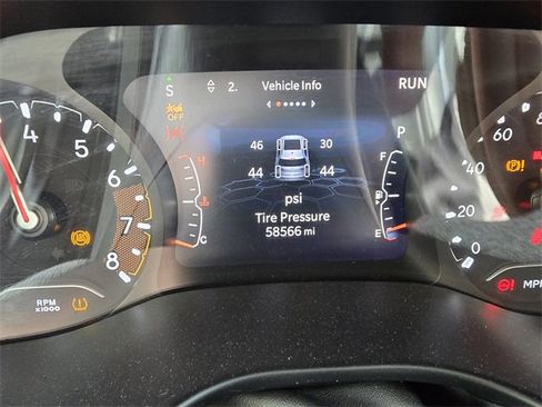 Used 2024 Jeep Compass Latitude image 2